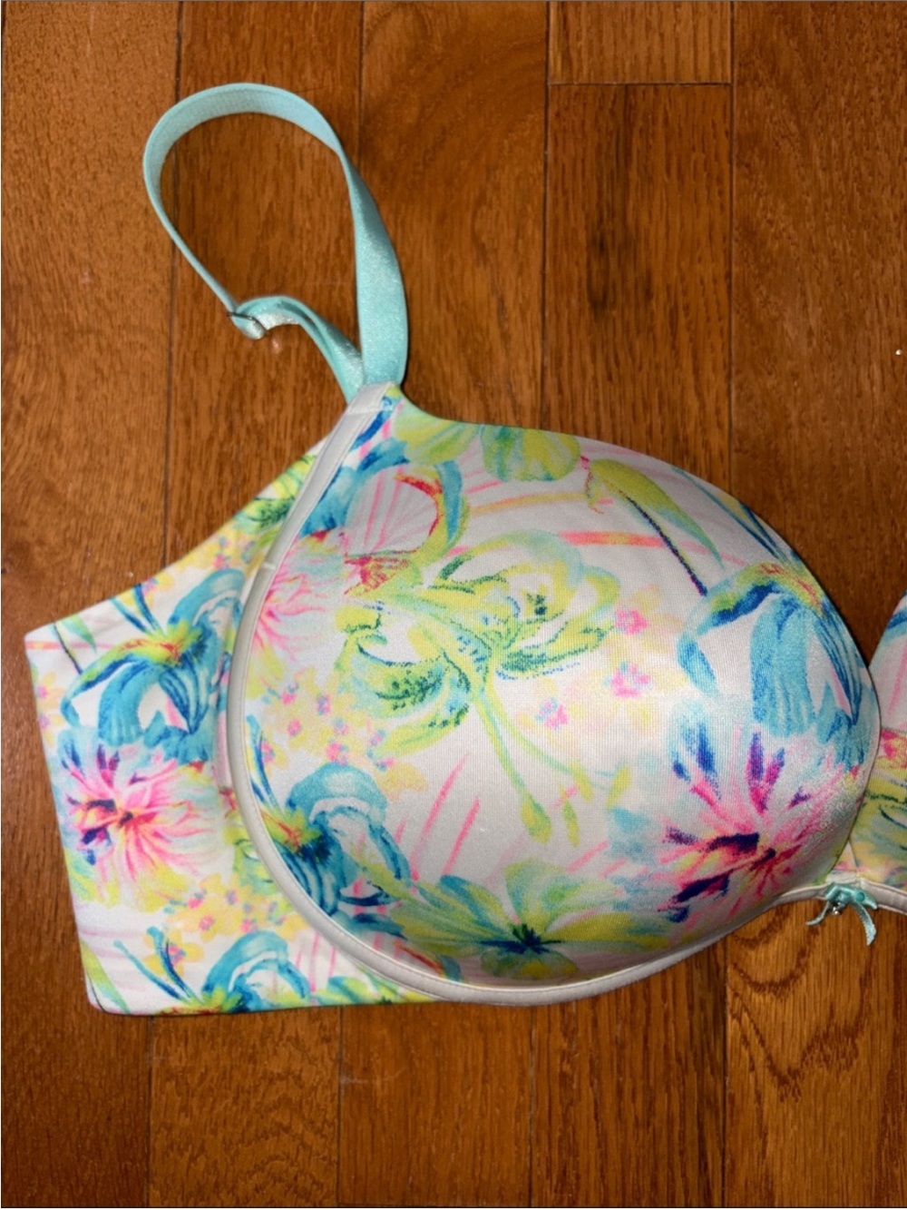 Victoria's Secret Plunge Bra Size 38D Pastel Floral - Picture 2 of 6